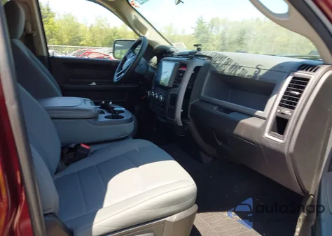 2018 Ram 1500 Express 4X4 6'4 Box из США, поврежденный, VIN 1C6RR7FG3JS327922